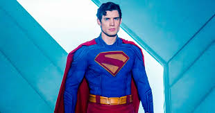 Quem são os personagens do filme super Girl super man